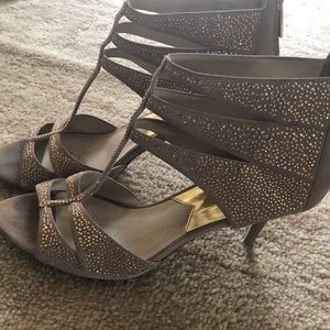 Michael Kors Heels,Tan w/gold, size 9.5